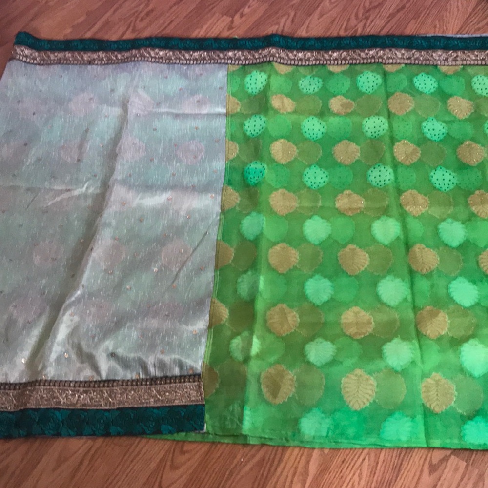 ❗️SALE❗️Saree - Picture 5 of 7